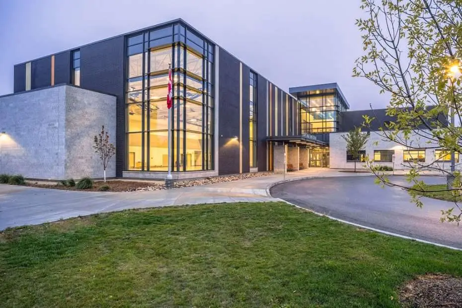 École Sage Creek School - Entrance