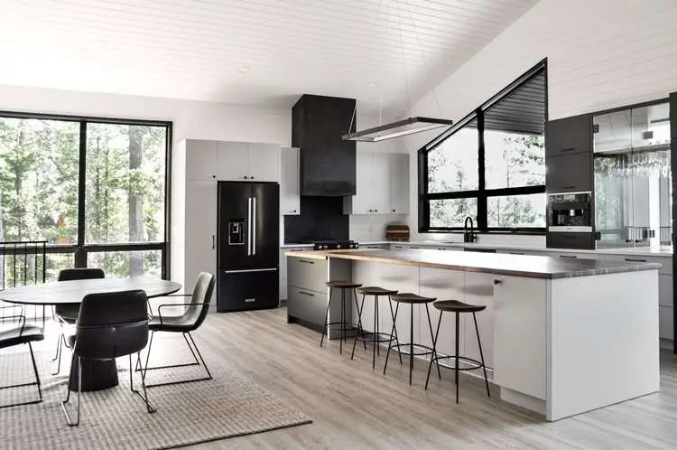 STORM BAY Kitchen with a view