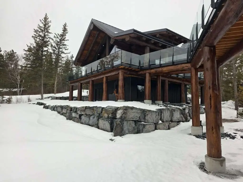 Professional window installation in Kenora, Ontario: Custom SILEX black fiberglass windows.