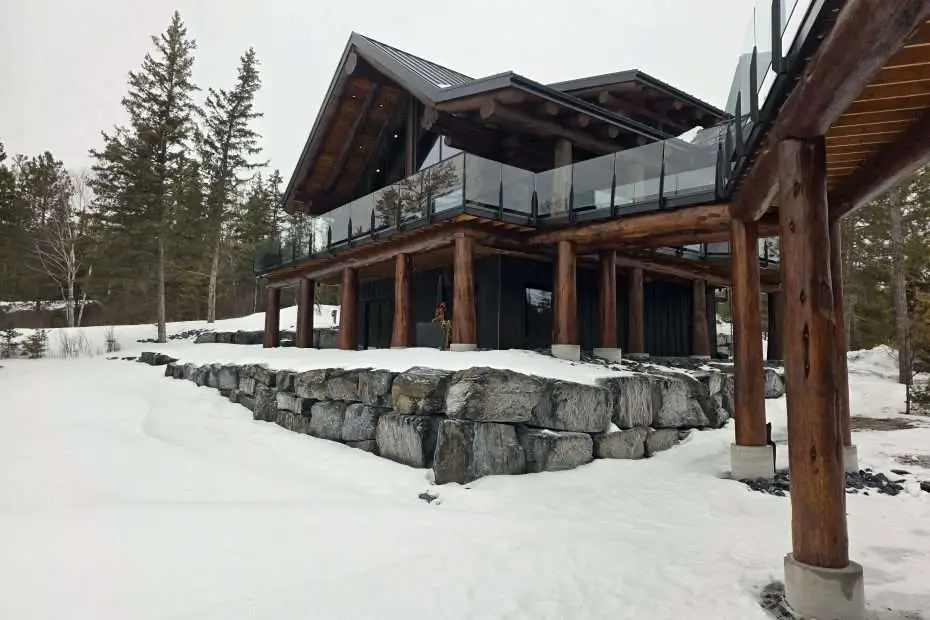 Professional window installation in Kenora, Ontario: Custom SILEX black fiberglass windows.